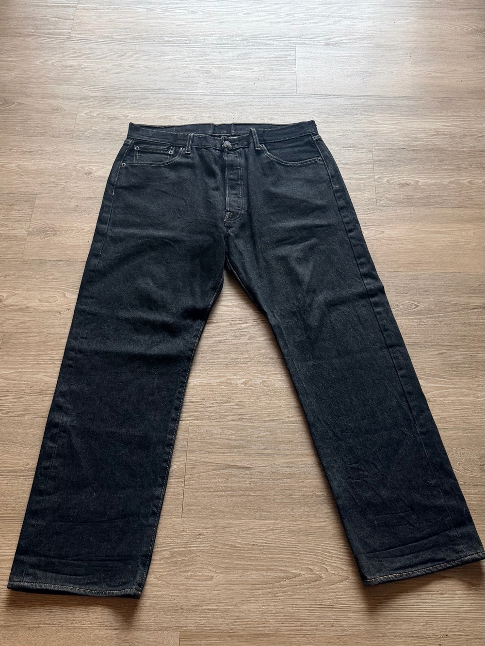 Levi's Men's Black Relaxed Fit Jeans
